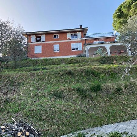 Casa Vacanza Villa Patrizia Follo Alto Exterior photo